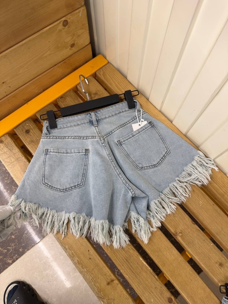 джинсовые шорты с бахромой,джинсовые женские шорты,шорты джинсовые,шорты с бахромой,шорты джинсовые широкие