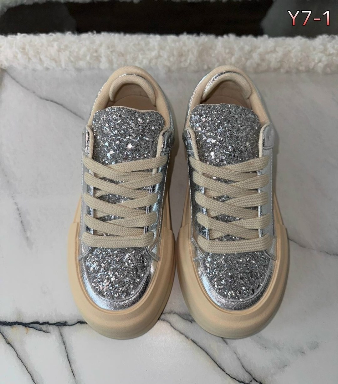 яркие кроссовки,кроссовки из натуральной кожа,женские кроссовки,женские кроссовки на платформе,стильные женские кроссовки