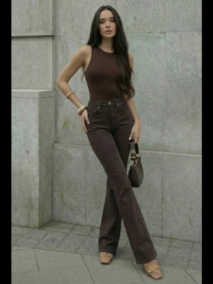 модные брюки,фасон стиль,стильные наряды,брюки стиль,коричневые джинсы