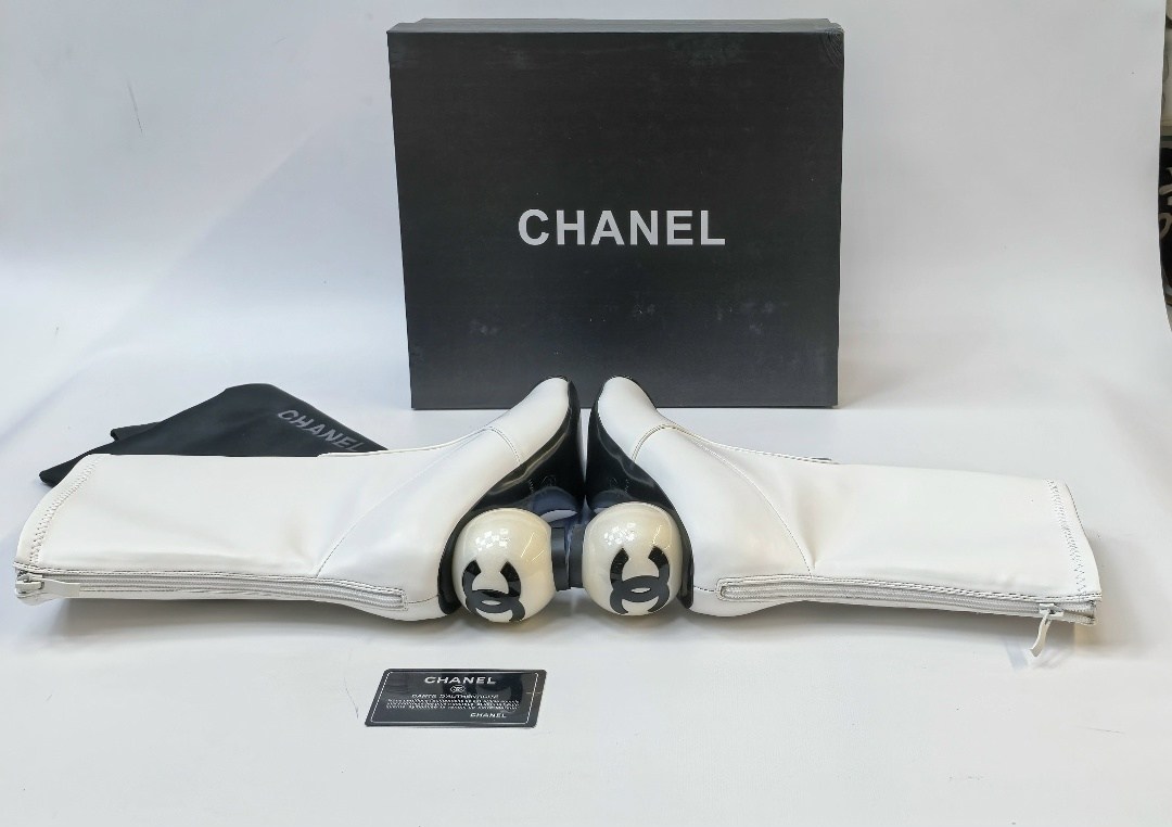 ботильоны chanel,женские текстильные сапоги chanel 2026 белые с черным,кожаные ботильоны chanel,женские комбинированные сапоги chanel белые с черным,сапоги chanel