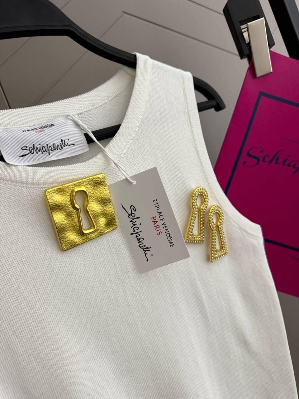 белая стильная майка miu miu,майка женская,стильная кофта,стильная майка,майка miu miu