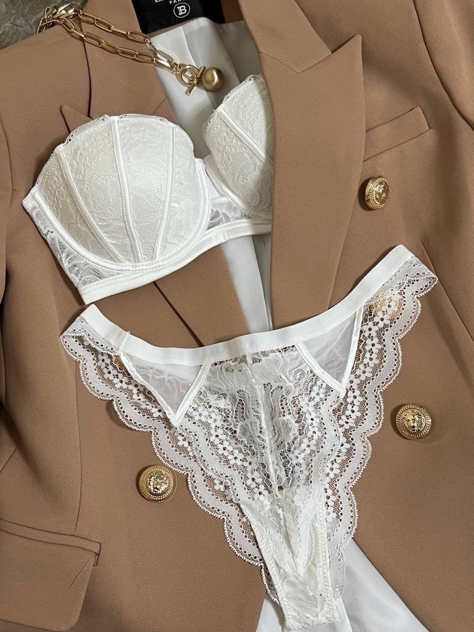 красное нижнее белье,комплект нижнего белья красное,красное кружевное белье,красное нижнее белье женское,комплект нижнего белья