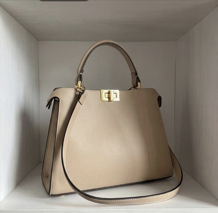 модная сумка,фенди сумка,сумка fendi,бежевая сумка,сумка женская