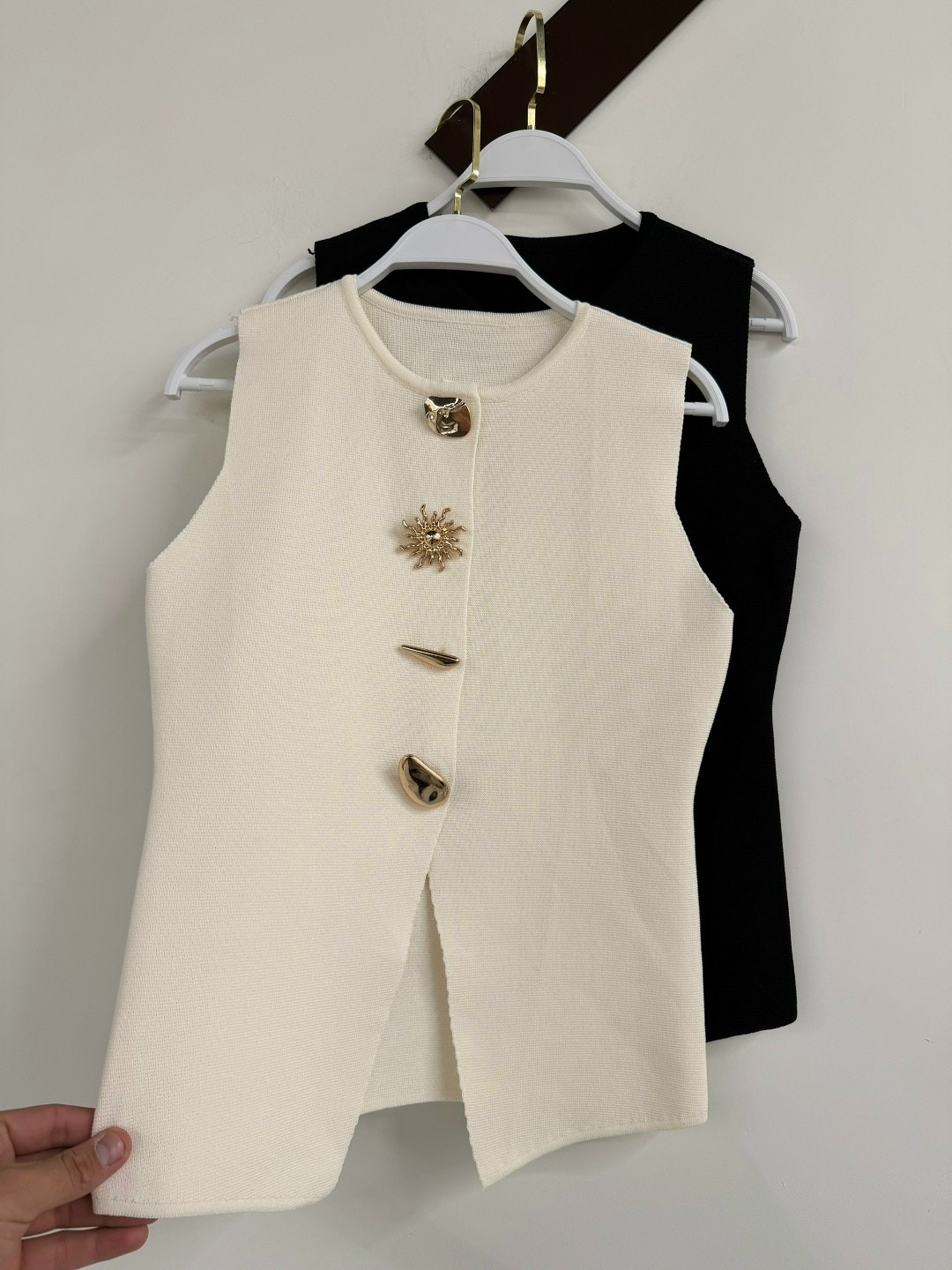 жилетка женская,женские жилеты,жилет на пуговицах,жилет для женщин,жилетка трикотажная