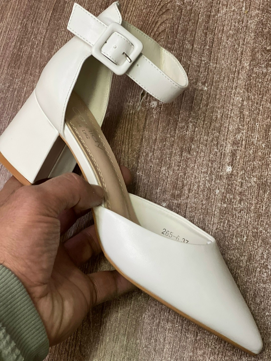 ,туфли женские,женские кожаные туфли,туфли женские натуральная кожа,туфли тамарис с ремешком