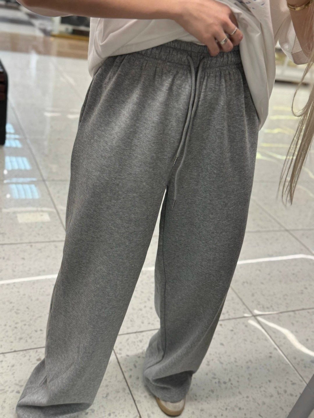 спортивные брюки оверсайз в стиле y2k,брюки спортивные,штаны спортивные,футболки женская оверсайз