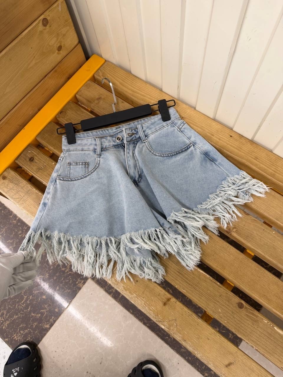 джинсовые шорты с бахромой,джинсовые женские шорты,шорты джинсовые,шорты с бахромой,шорты джинсовые широкие