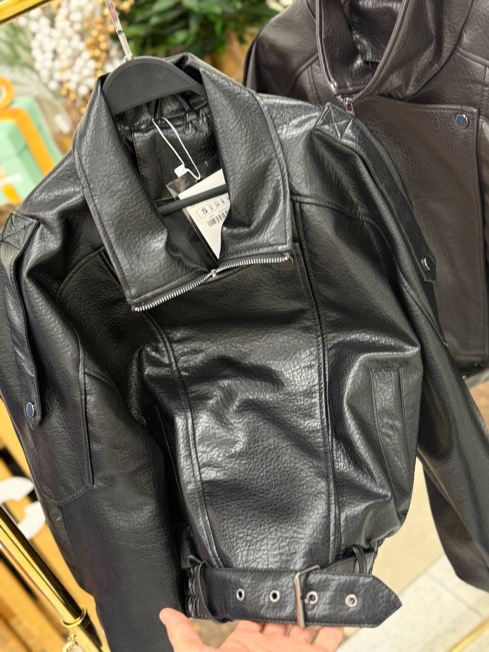 кожаная куртка yves saint laurent,кожаная куртка,женская кожаная куртка,модные кожаные куртки,короткая куртка из искусственной кожи