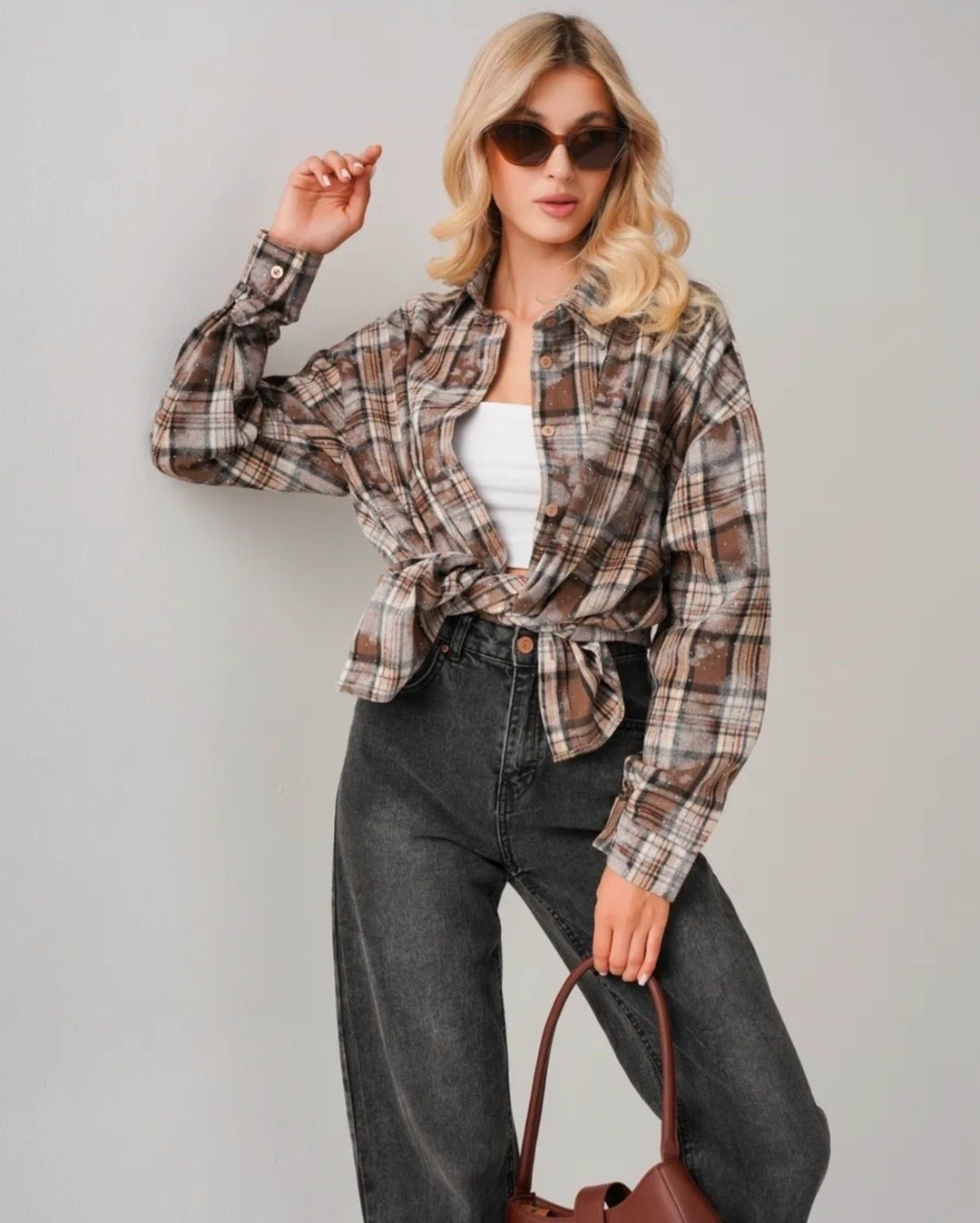 рубашка в клетку оверсайз со стразами menola brand,рубашка оверсайз в клетку удлиненная thirteen brand,рубашка оверсайз в клетку thirteen brand,рубашка женская в клетку оверсайз,рубашка в клетку оверс