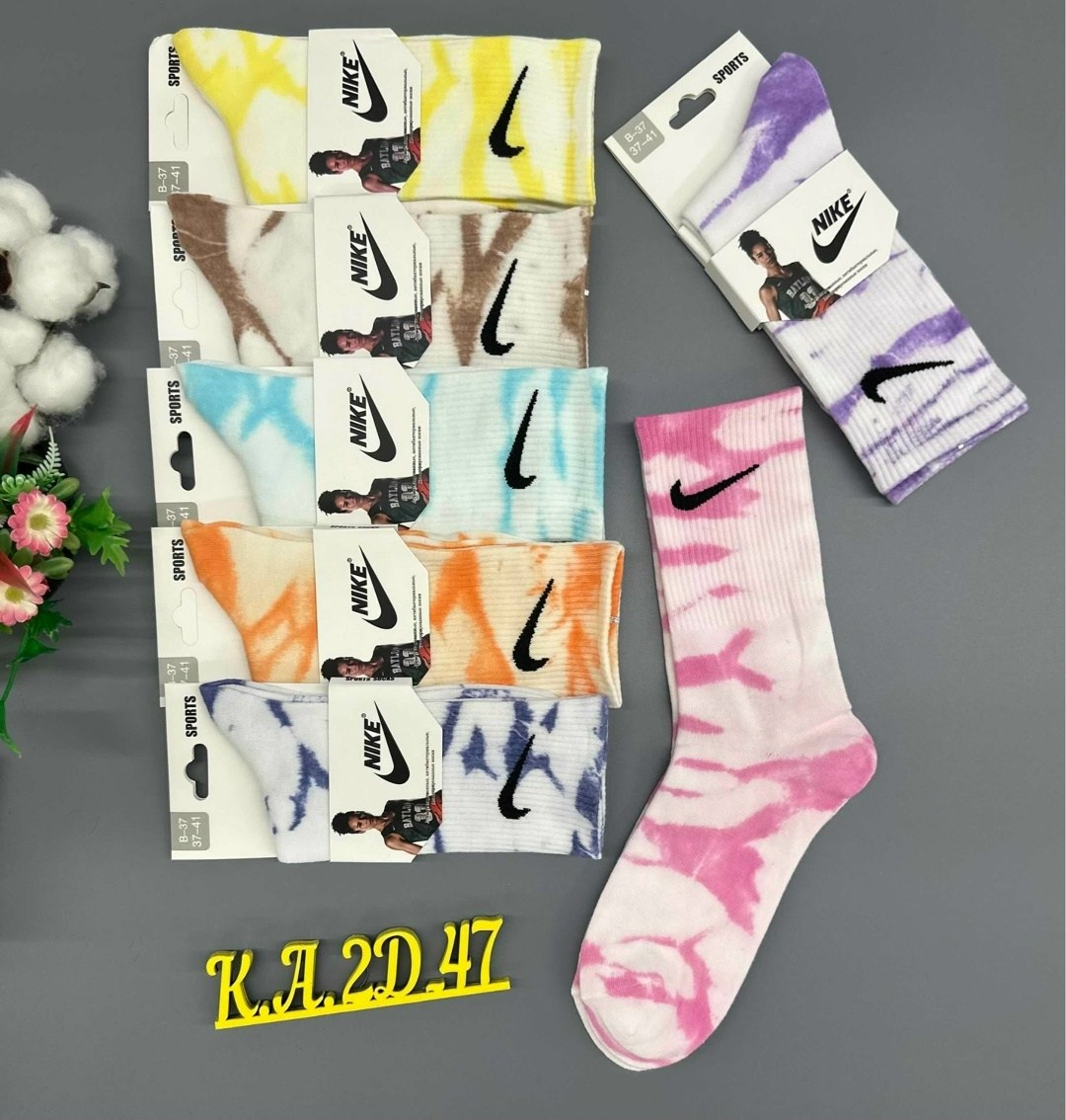 спортивные носки средней длины тай дай найк,носки найк,женские носки,носки спортивные,носки nike tie dye