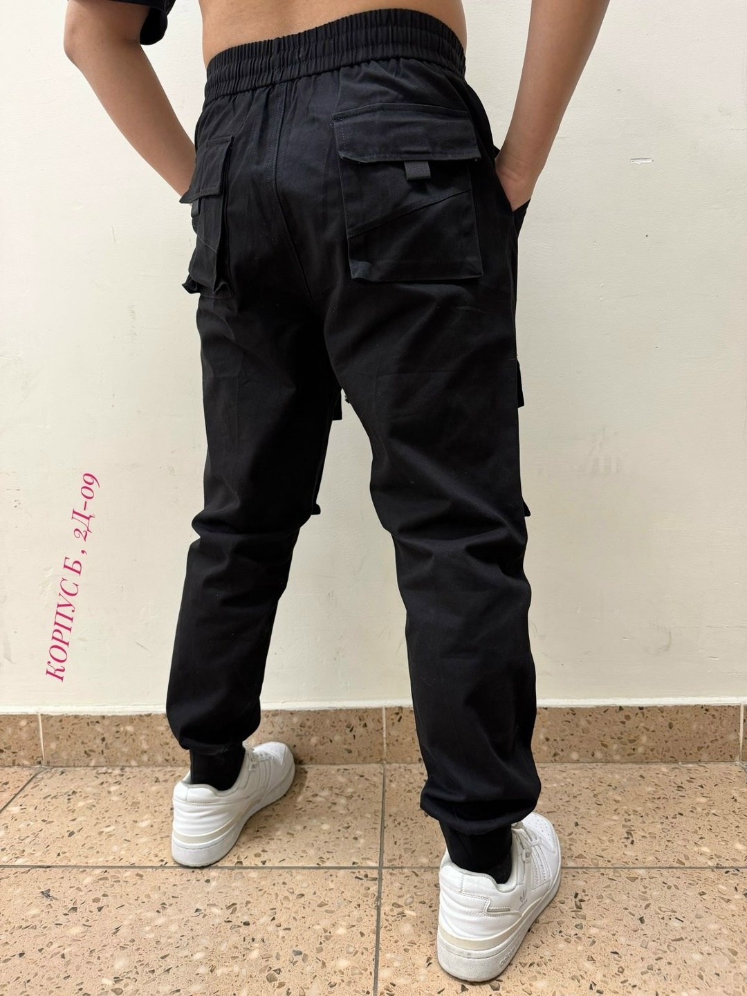 джоггеры брюки,джоггеры на манжетах,штаны брюки джоггеры ,штаны джоггеры,джоггеры карго