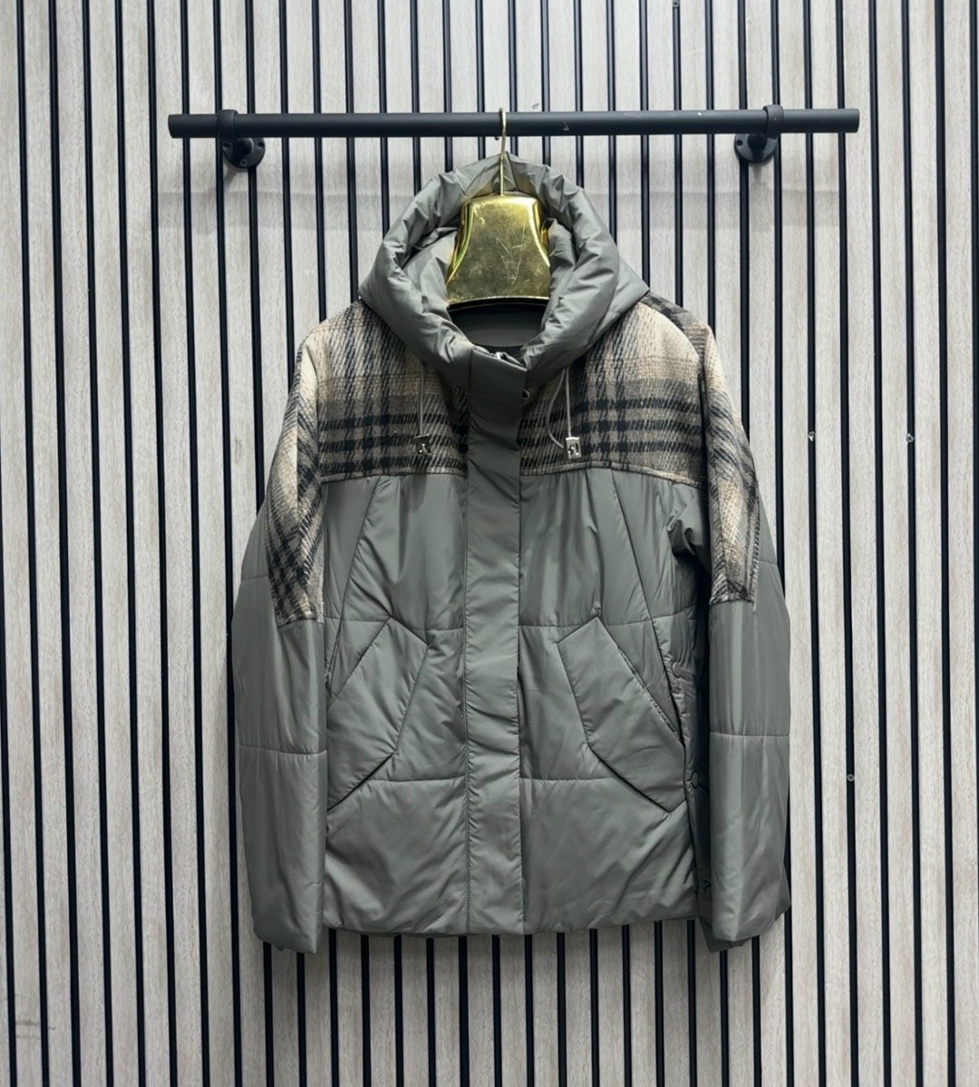 пуховик fendi,двусторонний пуховик,пуховик фенди,fendi пуховик женский,куртка-пуховик женская реплика fendi