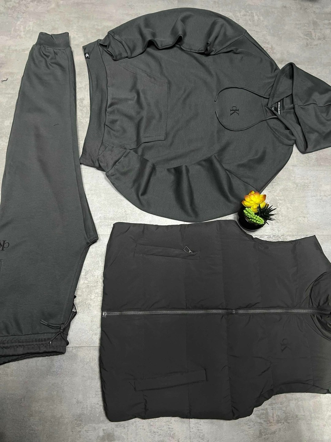 костюм спортивный,спортивный костюм calvin klein,мужской спортивный костюм,спортивные костюмы для мужчин,спортивные костюмы на флисе