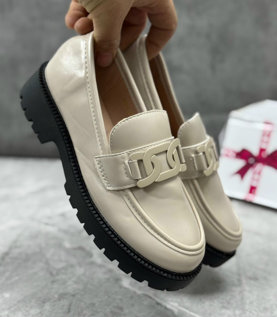 ,лоферы женские,лоферы бежевые,лоферы стильные,лоферы закрытые