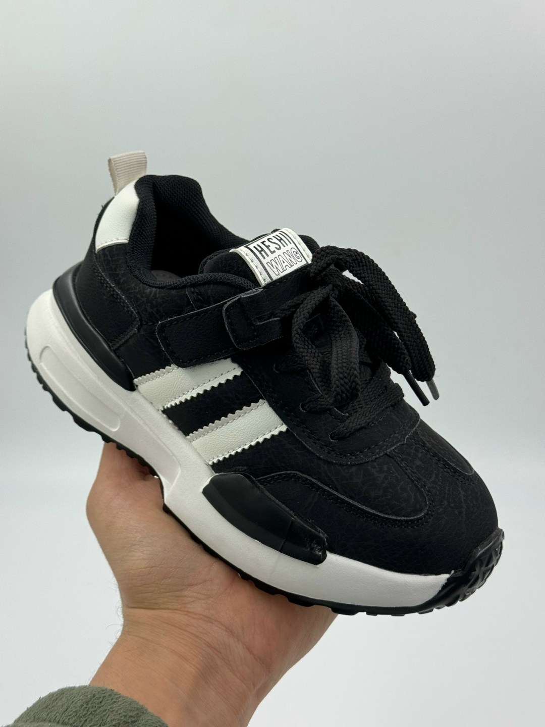 кроссовки,кроссовки для мальчика,детские кроссовки,черные кроссовки,кроссовка