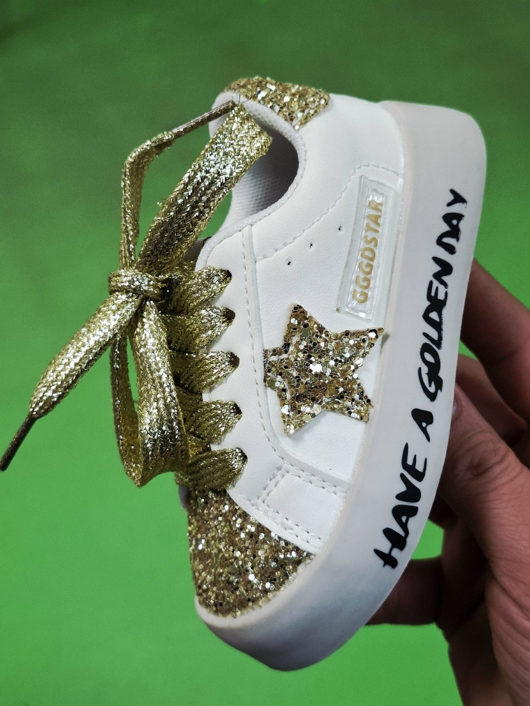 ,блестящие кроссовки,детские кроссовки,детская ,повседневная