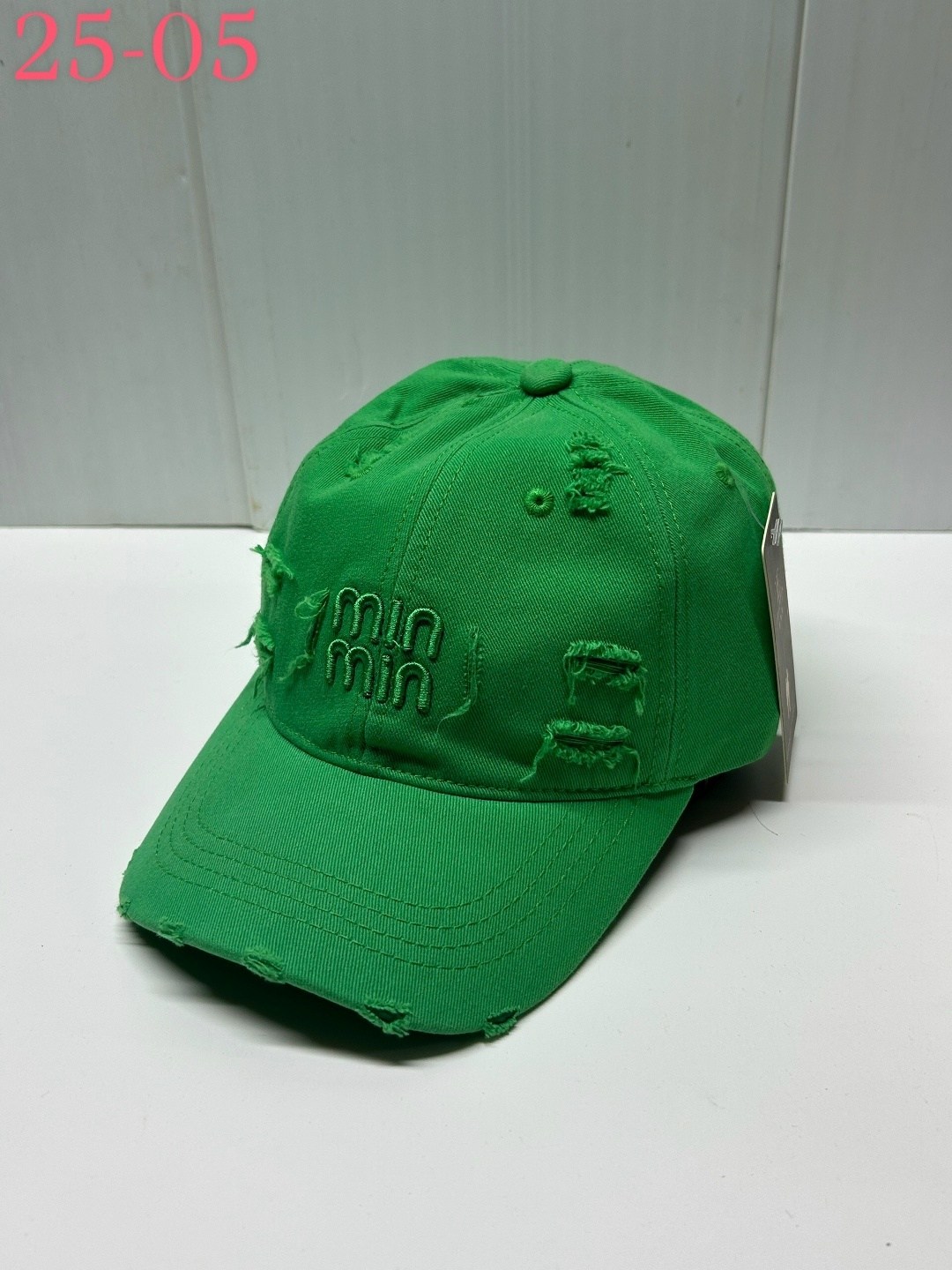 бейсболка женская,бейсболка,стильная бейсболка,бейсболка модная,бейсболка рваная