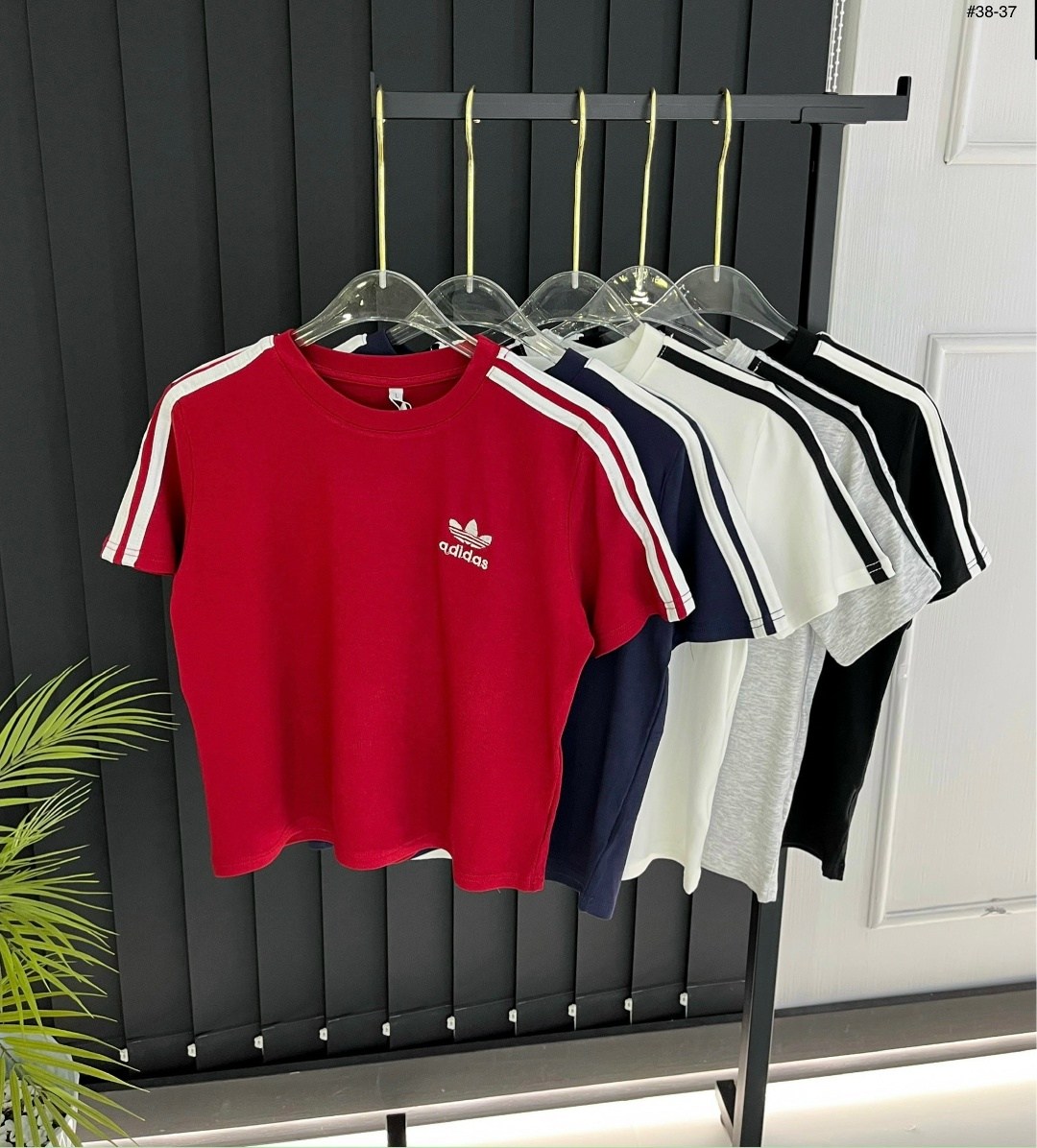 серая футболка с тремя полосками adidas originals,футболка adidas essentials plus three stripes серый,футболка адидас серая,футболка женская adidas,adidas originals adidas