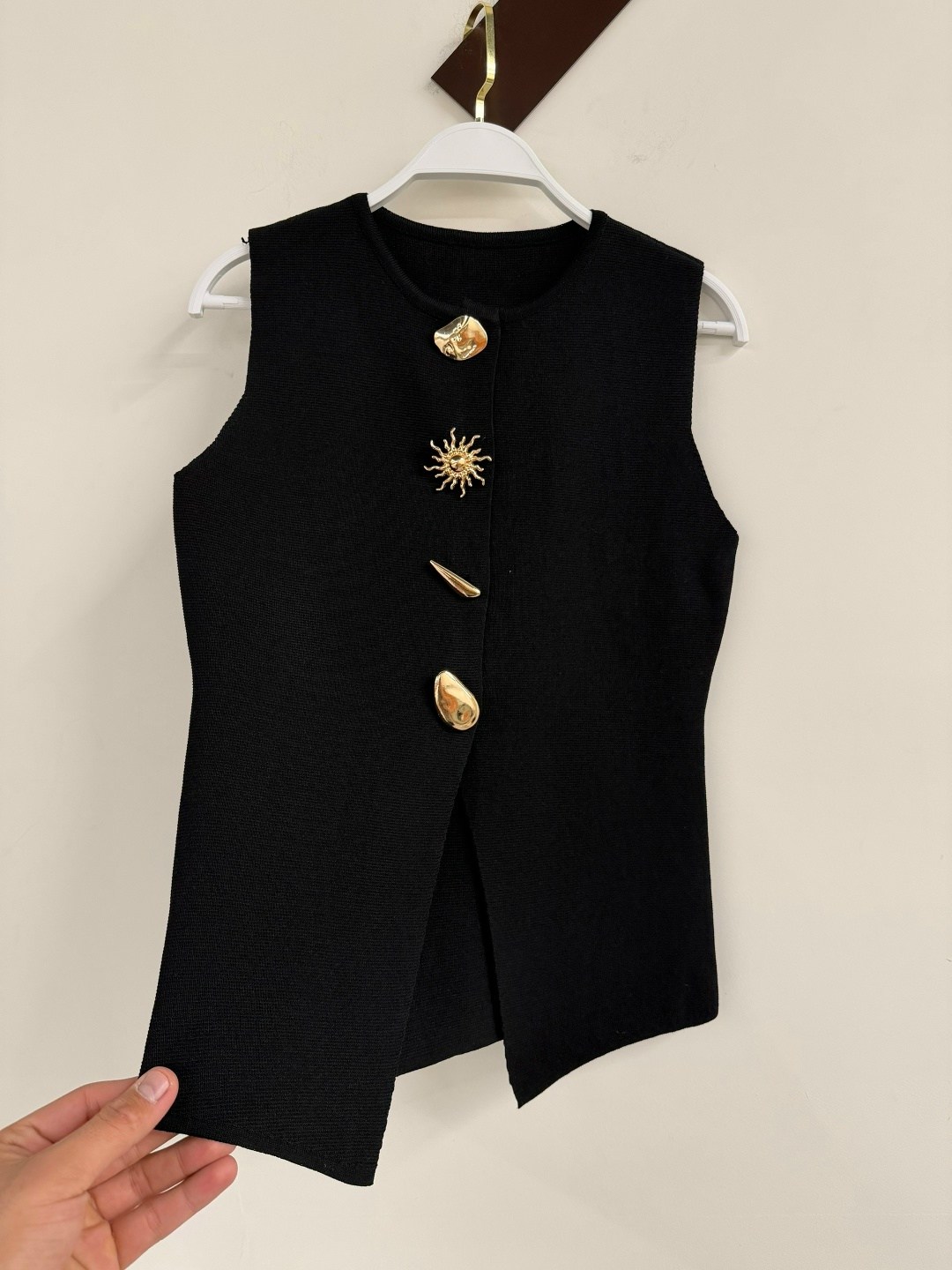 жилетка женская,женские жилеты,жилет на пуговицах,жилет для женщин,жилетка трикотажная