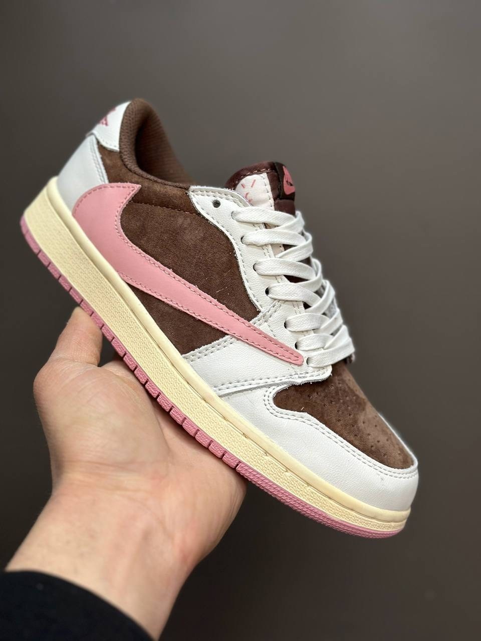 кеды travis scott x air jordan 1 pink oxford,nike air jordan 1 low travis scott,кроссовки nike travis scott x air jordan 1 low,nike air jordan 1 travis scott,кроссовки nike travis scott x air jordan 1