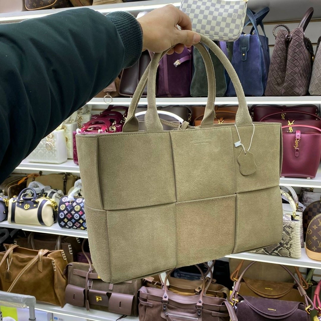 сумка женская bottega veneta,замшевая сумка,сумка замшевая женская,сумка bottega veneta arco замшевая,сумка