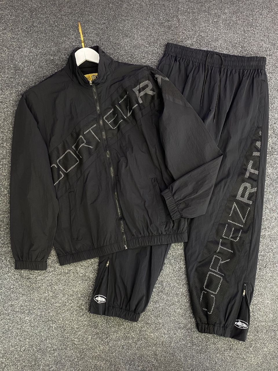 спортивные костюмы,спортивные костюмы мужские,костюм спортивный стильный,спортивный костюм спортивные костюмы,спортивные костюмы адидас