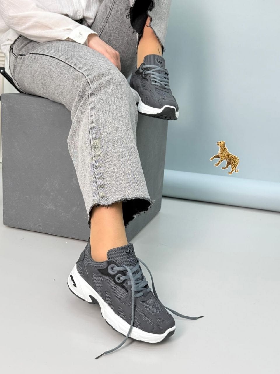 ,женские кроссовки,кроссовки серые,кроссовки повседневные,замшевые кроссовки