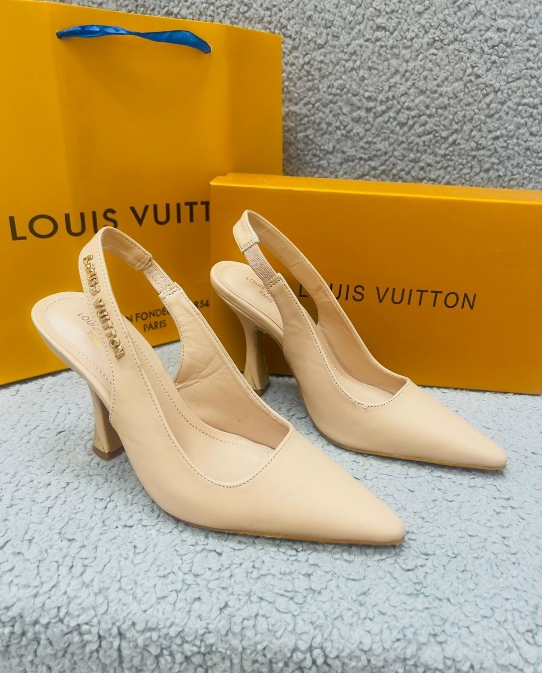 ,модные туфли,туфли louis vuitton, женская,туфли босоножки