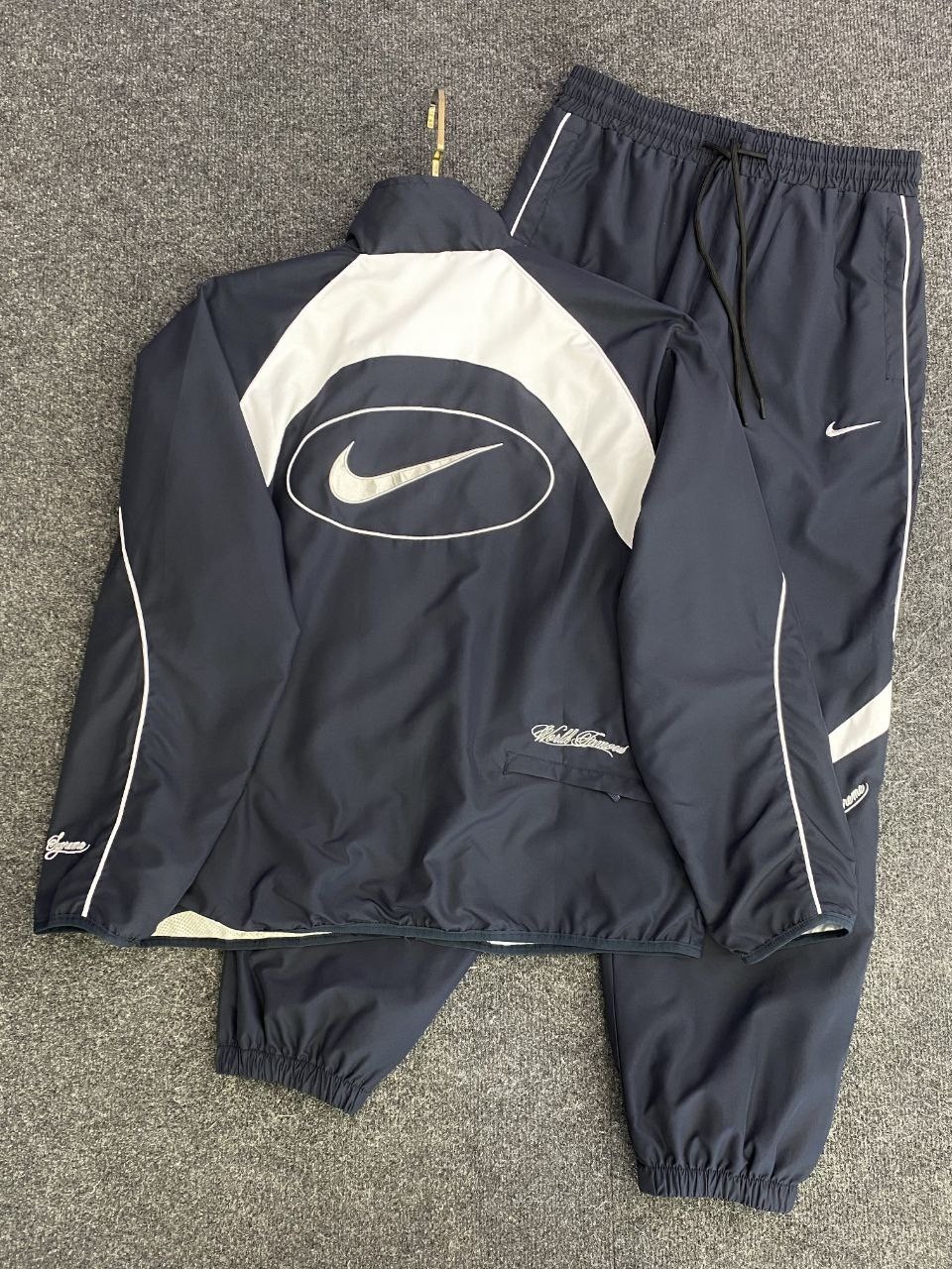 спортивный костюм nike,спортивный костюм nike swoosh,найк костюм,костюм nike,спортивный костюм nike на флисе