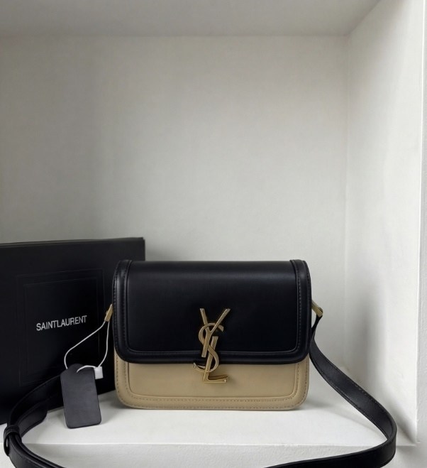 женская сумка guess,сумка guess,сумка guess сумка guess,guess сумка на плечо,сумка шоппер guess повседневная спортивная на