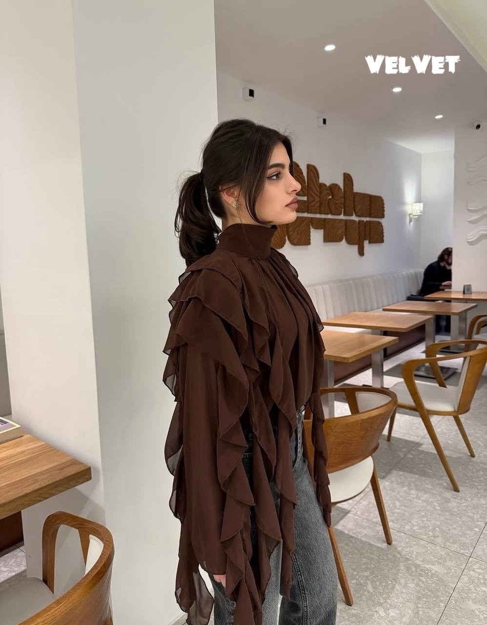 блузка шифоновая на завязках с воланами,блузка нарядная с воланами цвет коричневый,блузка шифоновая на завязках с воланами коричневый,шифоновая блузка,блузка нарядная с воланами