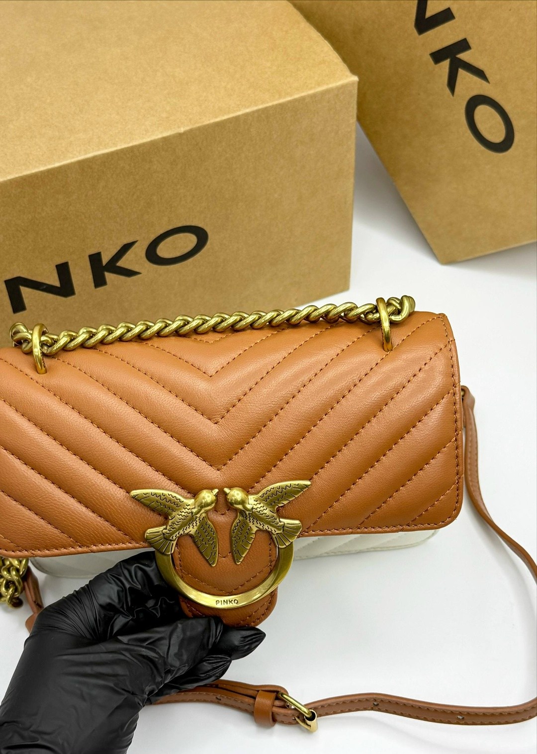 сумка pinko,pinko сумка на плечо,женская сумка pinko,сумка pinko белая,сумка pinko бежевый