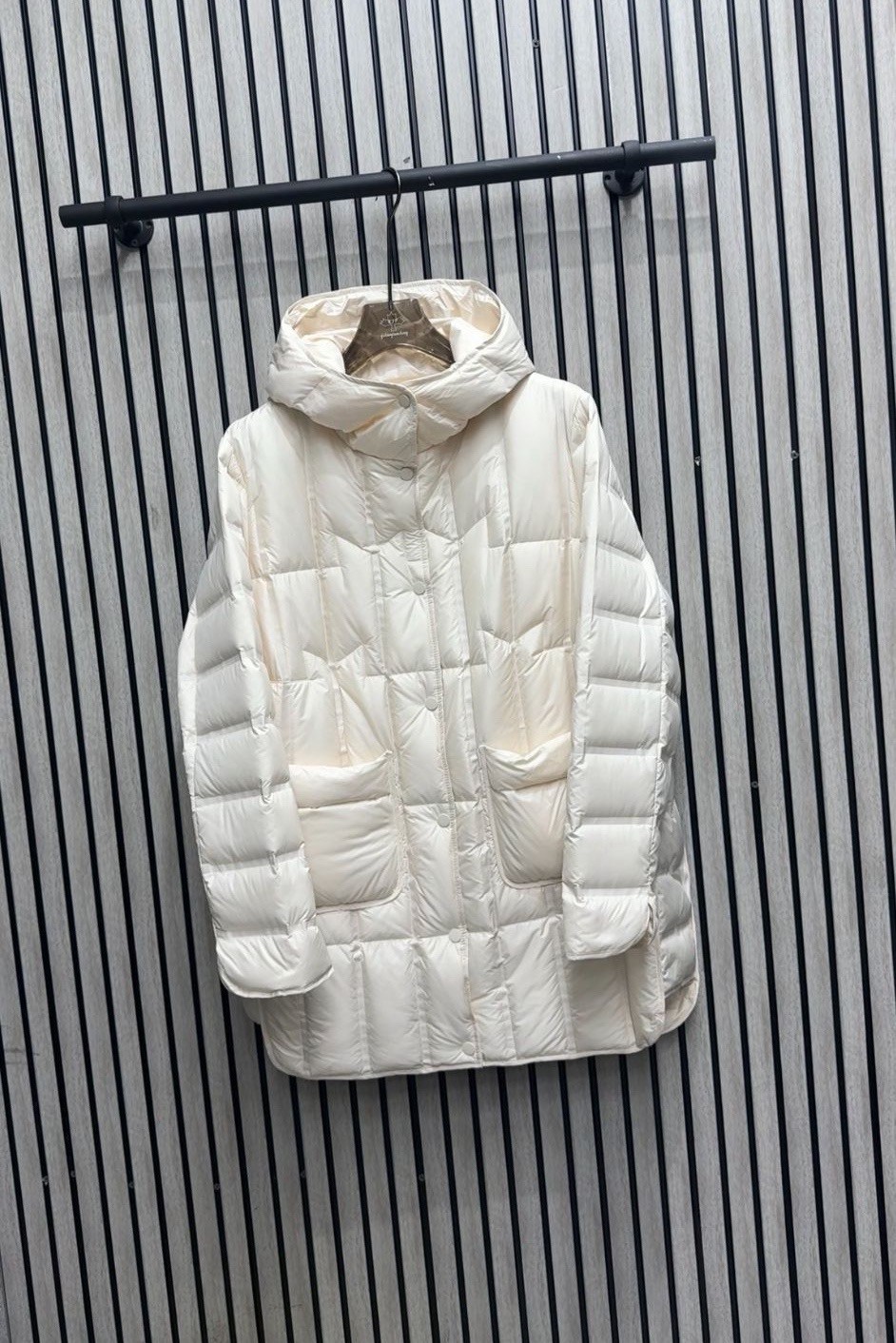 стильные пуховики,пуховик с капюшоном,куртка женская,женский пуховик,куртка пуховик