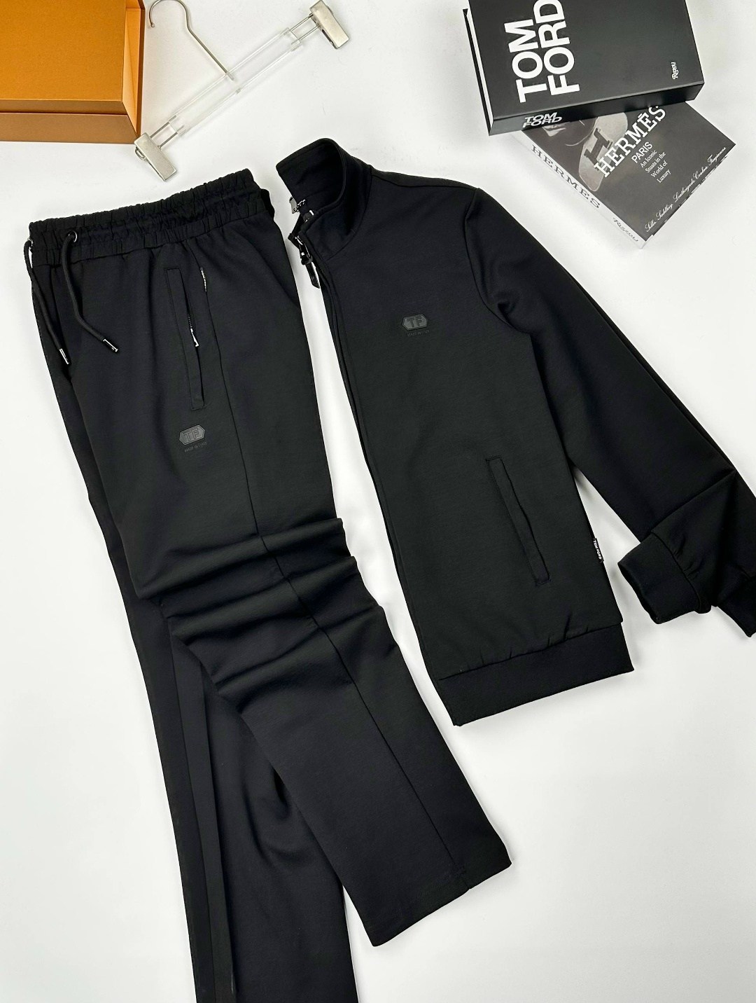 костюм спортивный мужской tom ford,спортивный костюм dolce gabbana,спортивный костюм boss,мужской спортивный костюм,спортивный костюм для мужчин