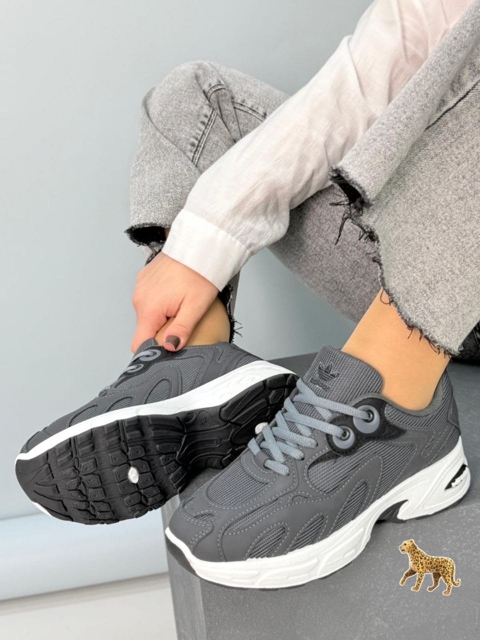,женские кроссовки,кроссовки серые,кроссовки повседневные,замшевые кроссовки