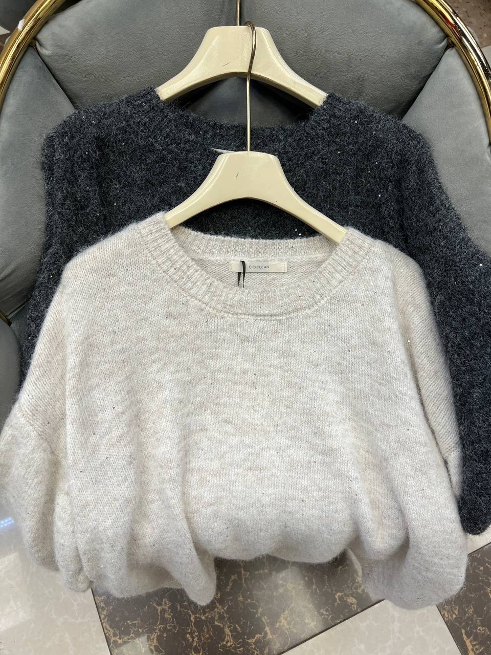 костюм вязаный тёмно-серый,трикотажный костюм,вязаный костюм,женский вязаный костюм из искусственной норки,костюм с юбкой трикотажный