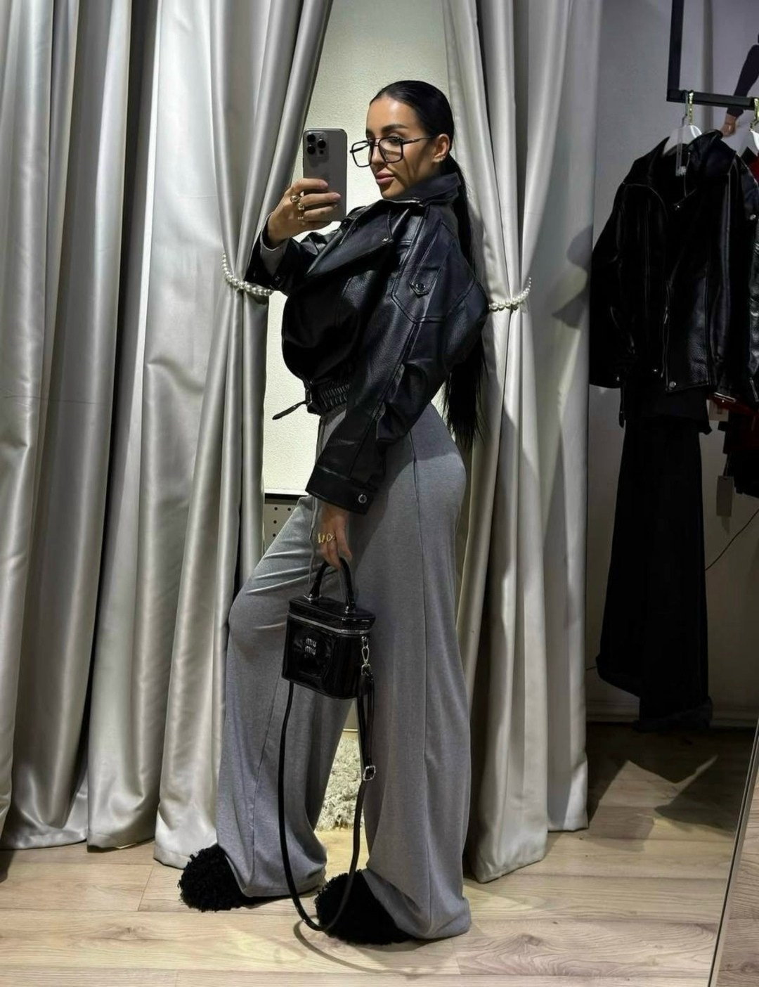 кожаная куртка,женская кожаная куртка,кожаная куртка женская nobrand ad166 черная 46-48 ru,женская куртка из искусственной кожи,кожаная куртка saint laurent