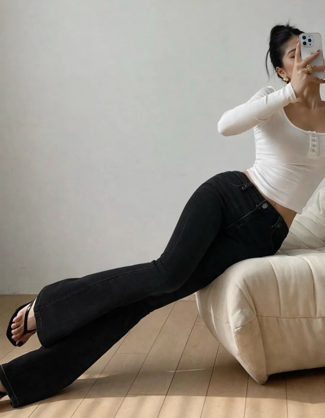 джинсы клеш женские,джинсы-клеш,джинсы клеш женские с высокой посадкой,джинсы клеш женские от колена,клёш от колена джинсы