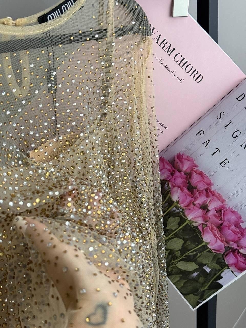 женская сексуальная сетчатая прозрачная футболка с блестящими стразами в сеточку,женская сексуальная сетчатая прозрачная футболка с блестящими стразами в сетку,модные наряды,кофта сетка блестящая,топ