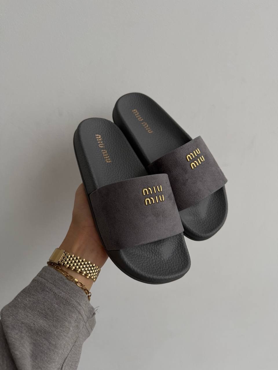 шлепанцы женские,,тапки модные,шлепки женские,тапочки miu miu