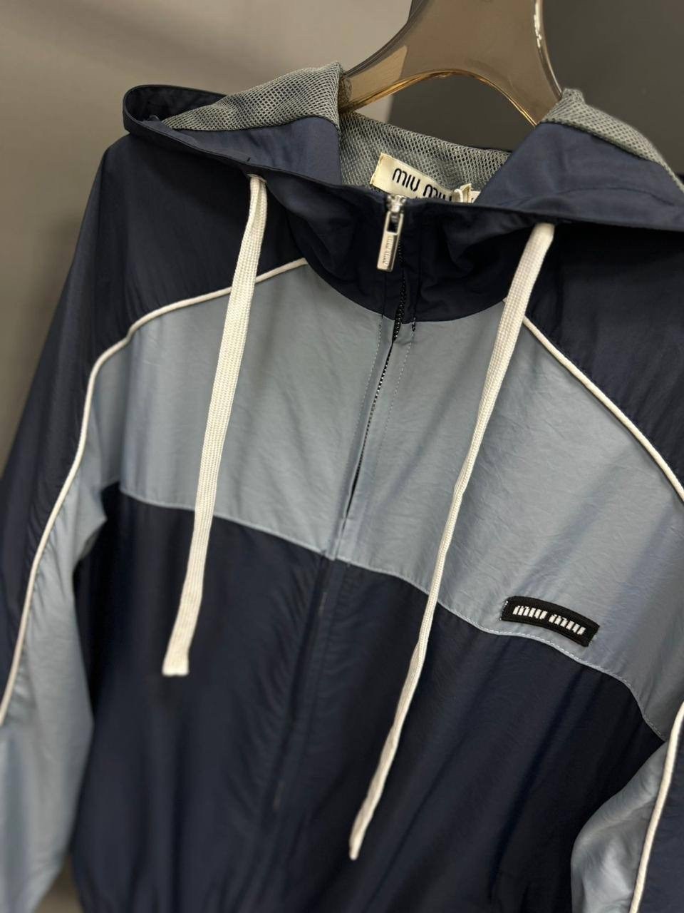 куртка бомбер,куртка женская,спортивная куртка,одежда модная