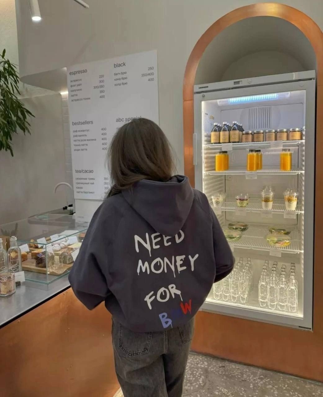 худи женское оверсайз с надписью need money for bmw,зип худи кофта на флисе оверсайз labrez,толстовка need money for bmw,худи оверсайз с принтом и начесом esm boutique,худи оверсайз с принтом и начесо