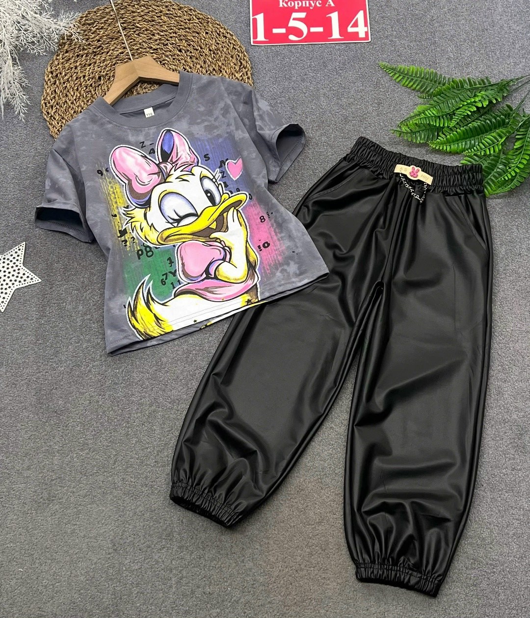 брюки детские подростковые кожаные джоггеры,брюки из экокожи для девочки,детские кожаные брюки,кожаные штаны для девочек,брюки кожаные