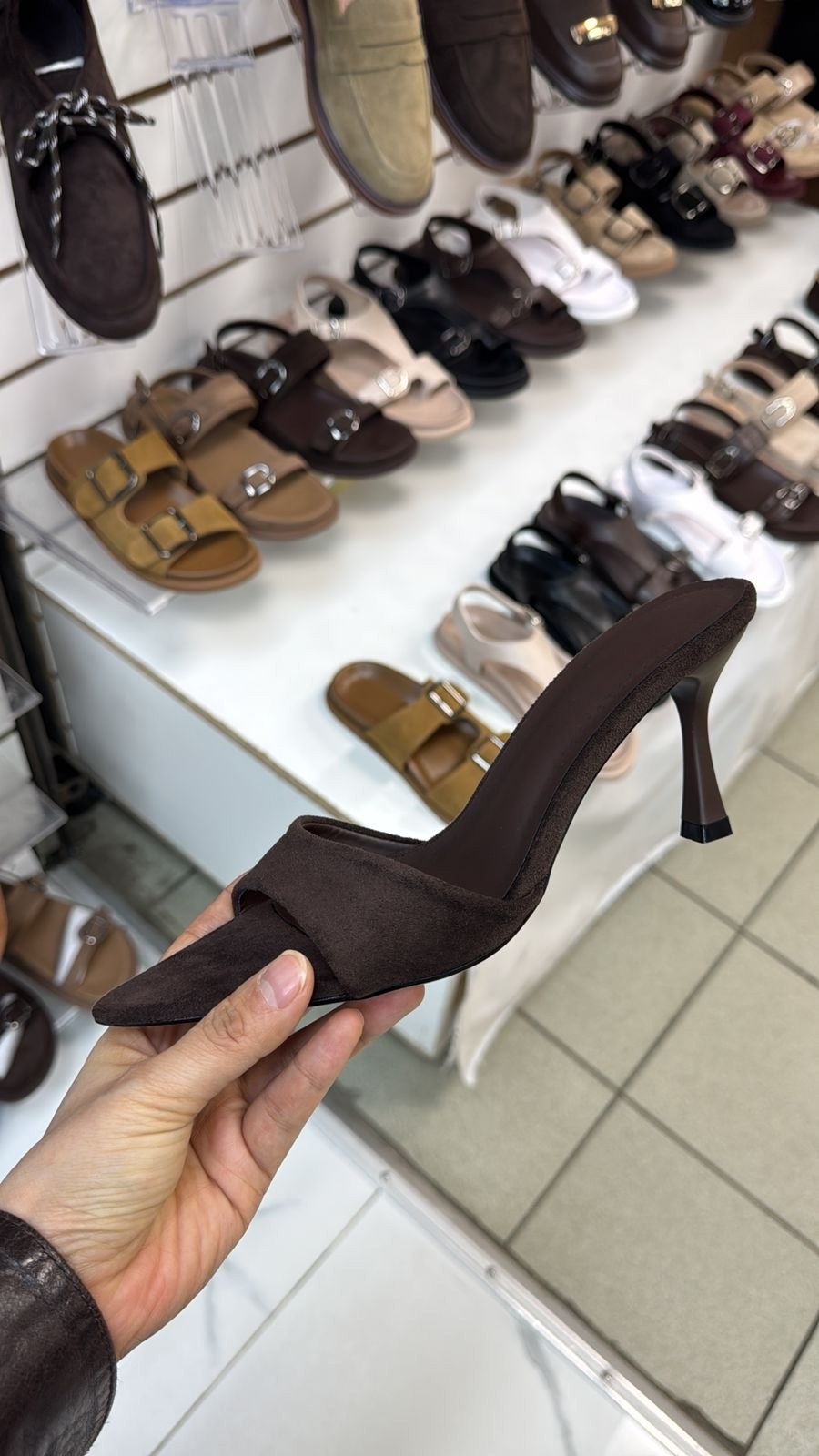 босоножки на каблуках,босоножки лаковые,,сабо на каблуках,босоножки лакированные