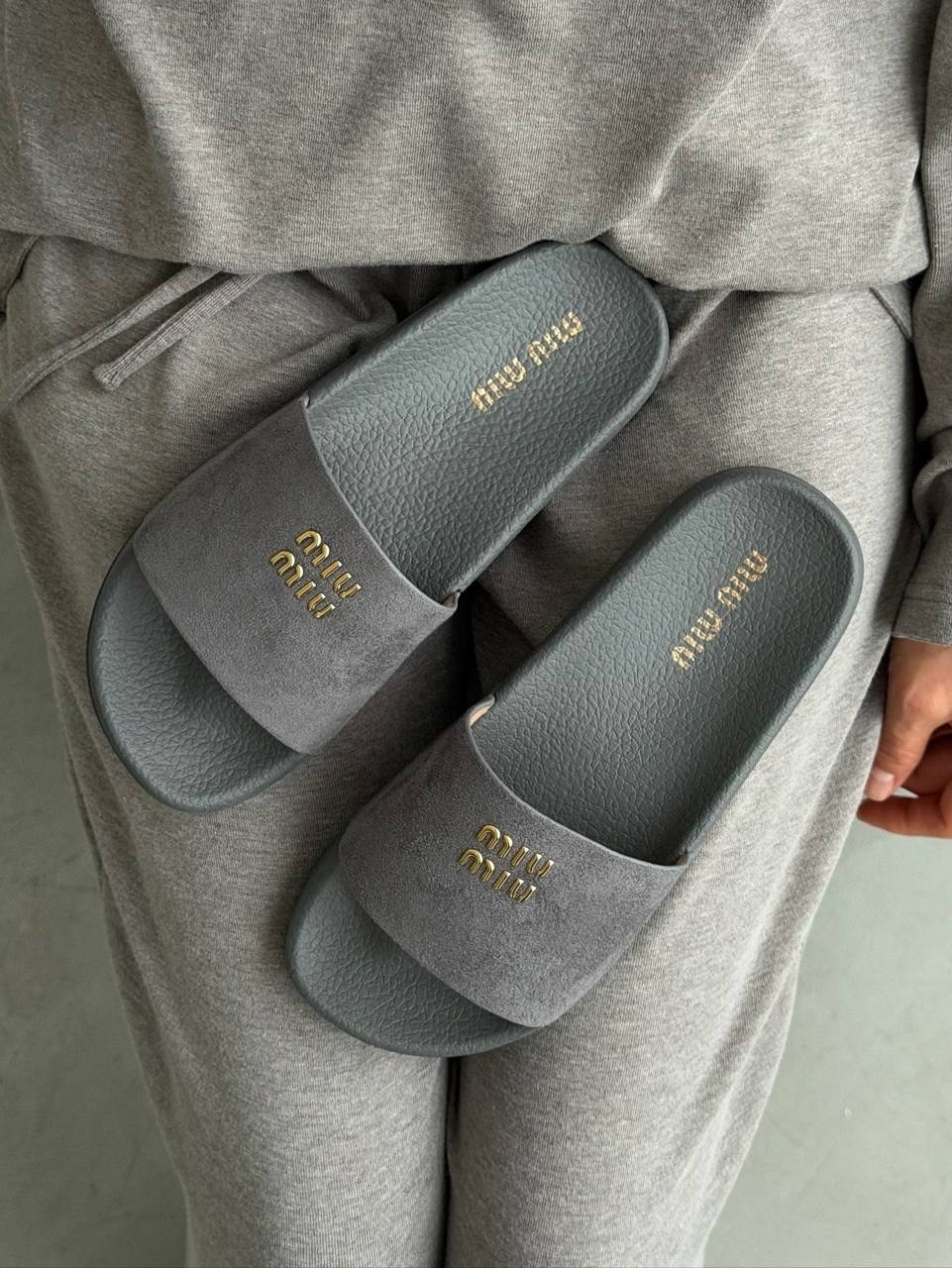 женские шлепанцы,тапочки модные,шлепки женские,белые тапочки,тапочки для невесты