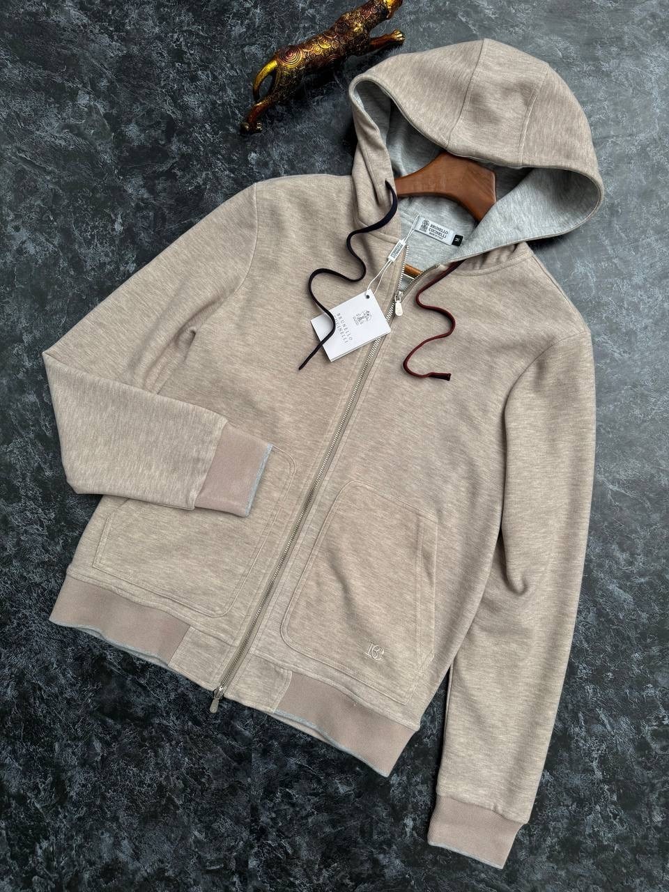 спортивный костюм brunello cucinelli,бежевый спортивный костюм,спортивный костюм,костюм,мужские спортивные костюмы