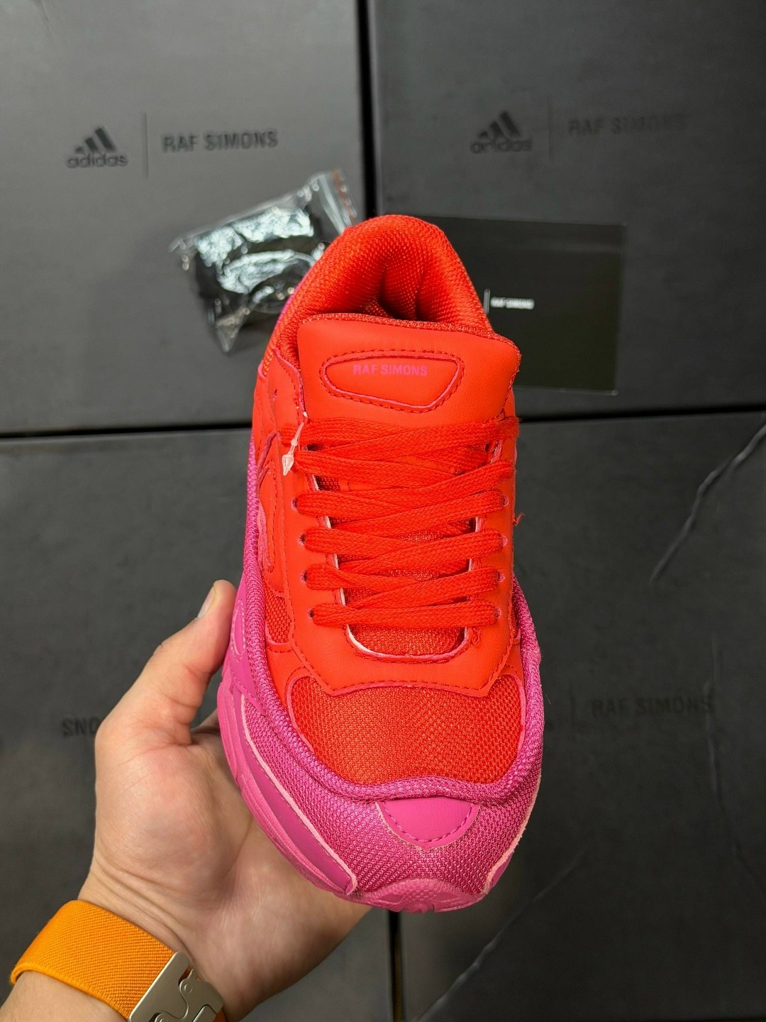 кроссовки adidas raf simons x ozweego 'tactile rose' розовый,adidas raf simons ozweego,adidas raf simons ozweego 3 red pink,adidas raf simons ozweego розовые красные туфли кроссовки,adidas x raf simon