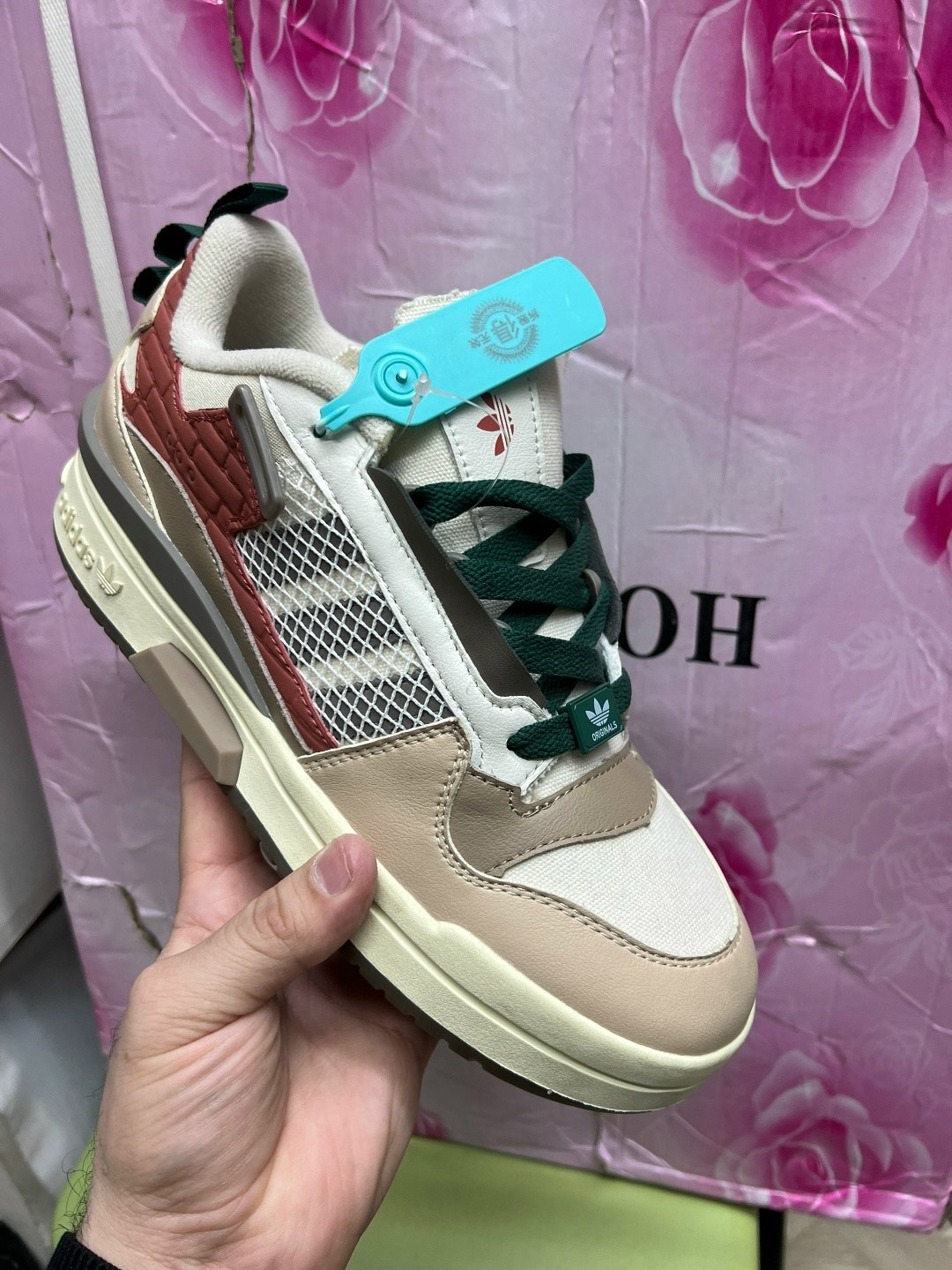 кроссовки adidas,женские кроссовки adidas,популярные адидас кроссовки 2026,adidas originals кроссовки,женские кроссовки адидас