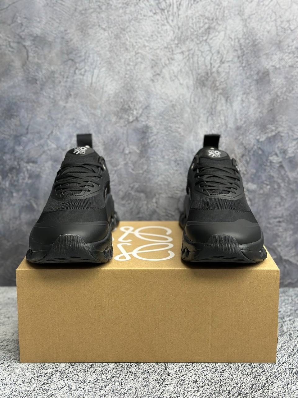 беговые кроссовки cloud hi водонепроницаемые черные on,кроссовки,мужские кроссовки,черные кроссовки,кроссовки cпортивные