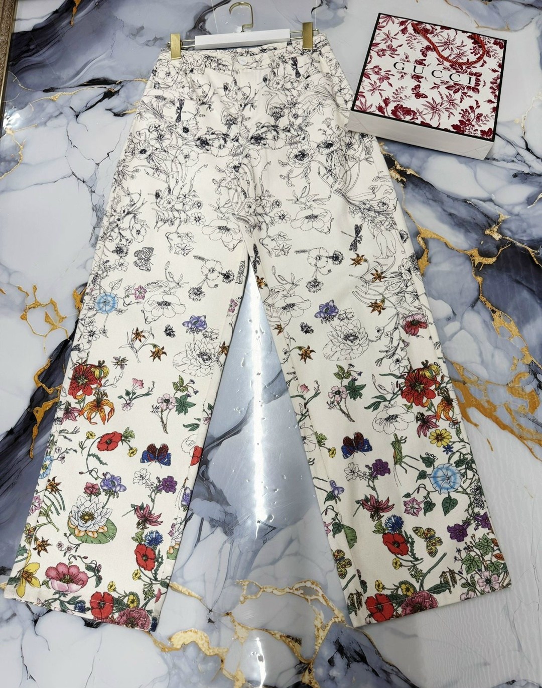 пижама с брюками кремовая с цветочным принтом,брюки с цветочным принтом,женские широкие брюки,брюки с принтом,шелковые брюки
